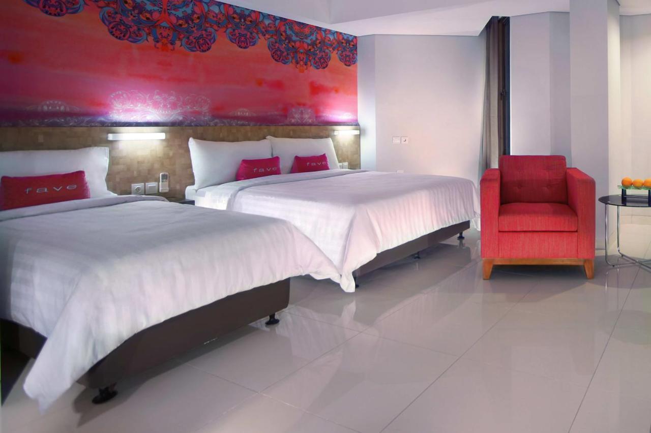 Aston Inn Pantai Losari Макасар Экстерьер фото
